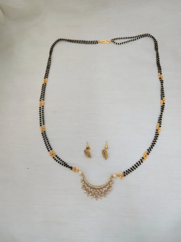 Rudra_Long_White_Black_Beads_Necklace_Set