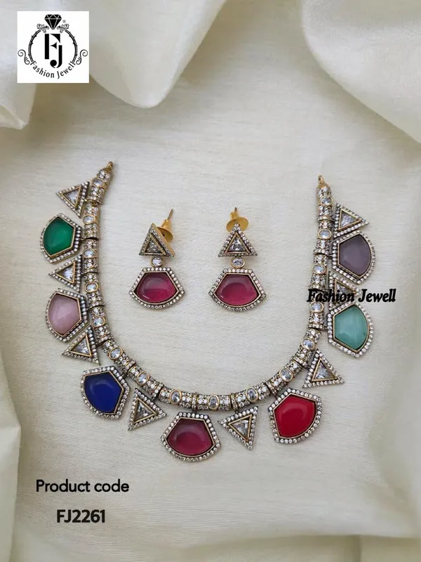 Vyapini_Antique_Navaratna_Necklace_Set