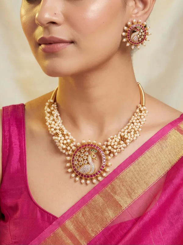 Syamla_Peacock_Pearl_Cluster_Hasli_Necklace_Set