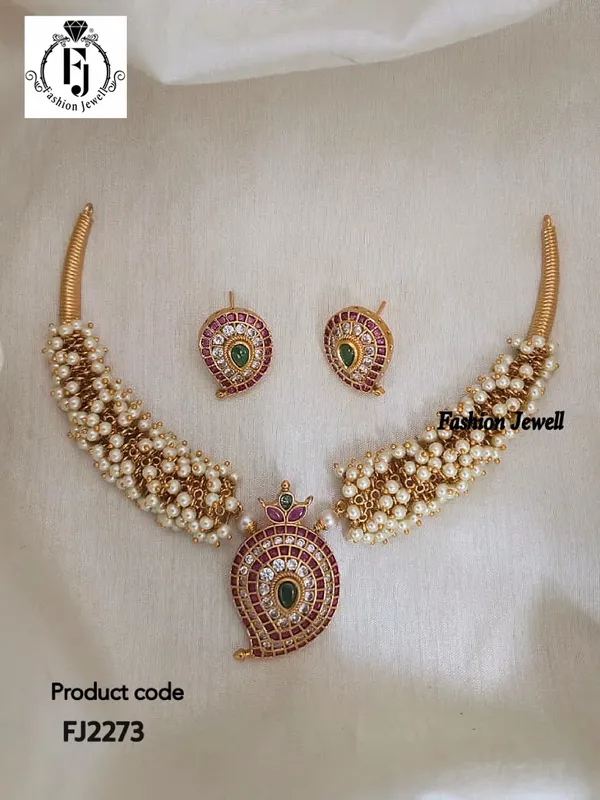 Mango_Pendant_Pearl_Cluster_Hasli_Necklace_Set