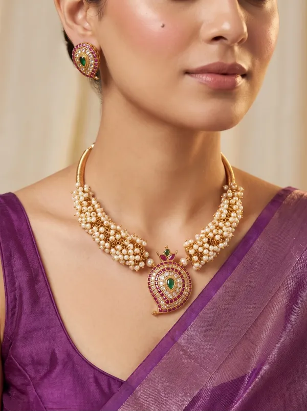 Mango_Pendant_Pearl_Cluster_Hasli_Necklace_Set