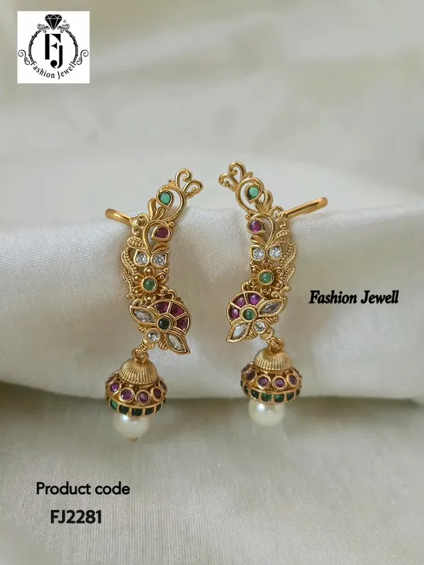 Shanvi_Kemp_Jhumka_Ear_Cuff_Earrings