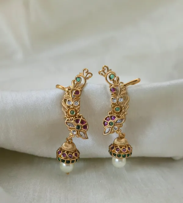 Shanvi_Kemp_Jhumka_Ear_Cuff_Earrings