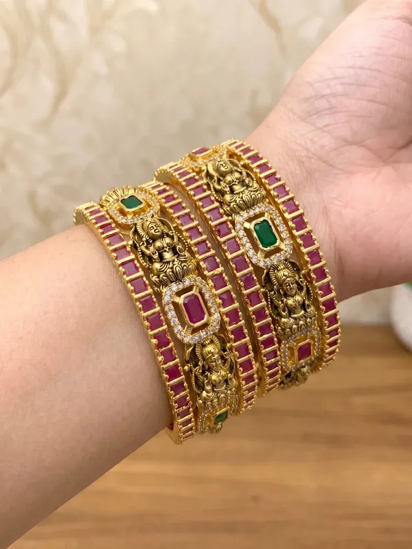 Diksha_Nakshi_Temple__Bangle_Set