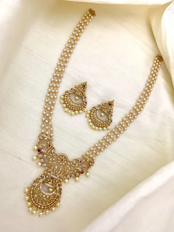 Ethnic_South_Indian_Style_Long_Pearl_Haram_For_Women.