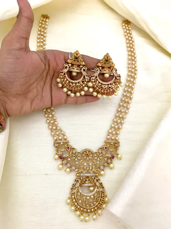 Ethnic_South_Indian_Style_Long_Pearl_Haram_For_Women.