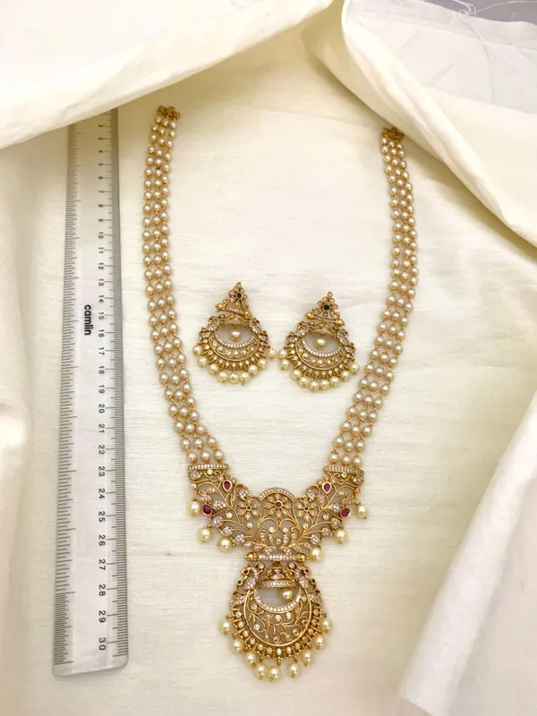 Ethnic_South_Indian_Style_Long_Pearl_Haram_For_Women.