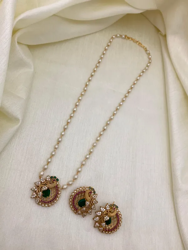 Ethnic_Pecock_Pendant_with_Pearl_Mala_set