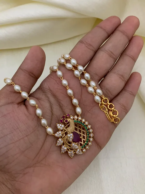Latest_Peacock_design_Single_line_Pearl_Necklace