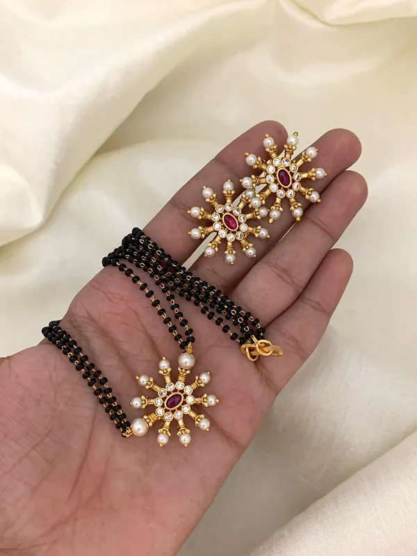 Simple_&_Elegant_Pendant_with_Mangalsutra_set