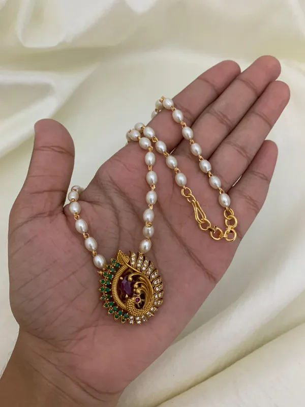Peacock_design_Single_line_Pearl_Necklace