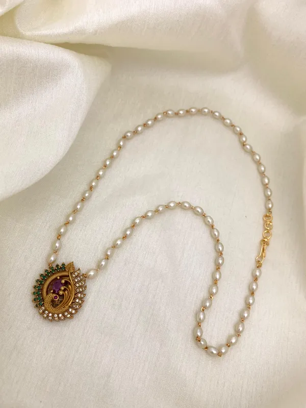 Peacock_design_Single_line_Pearl_Necklace