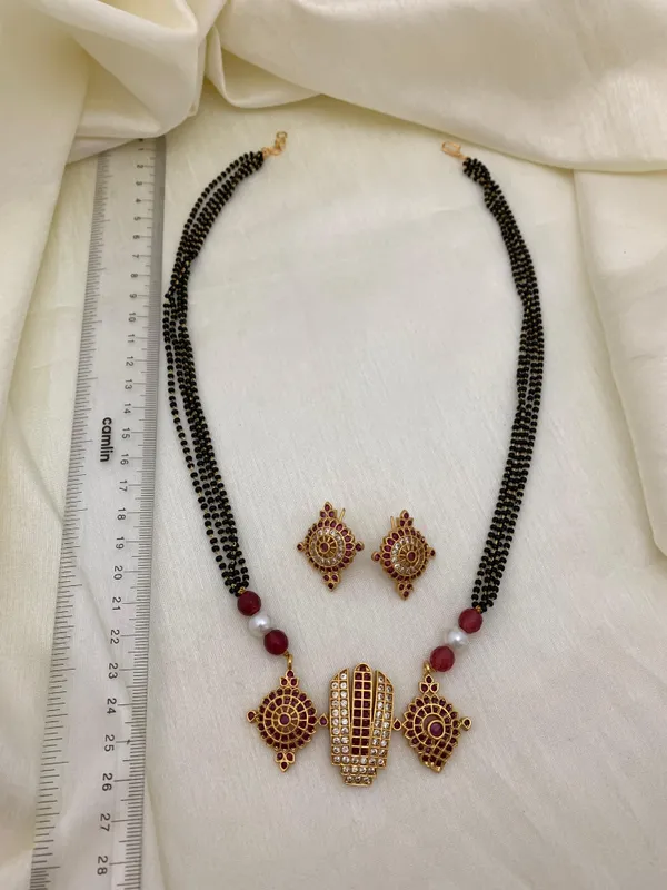 Antique_matte_finish_ad_stone_Mangalsutra