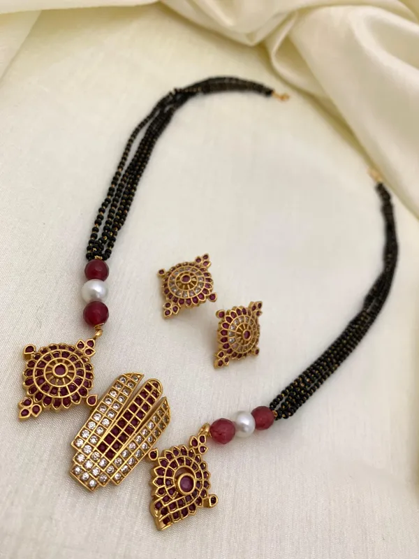 Antique_matte_finish_ad_stone_Mangalsutra