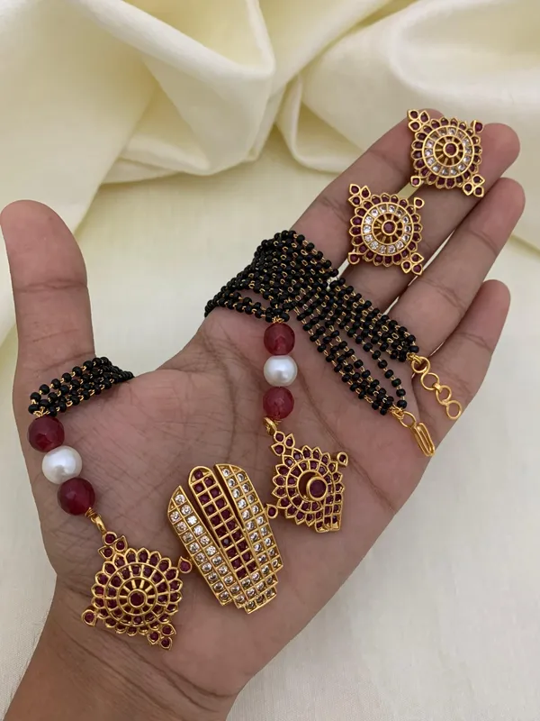 Antique_matte_finish_ad_stone_Mangalsutra