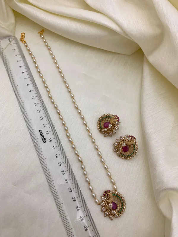 Ethnic_Pecock_Pendant_with_Pearl_Mala_set