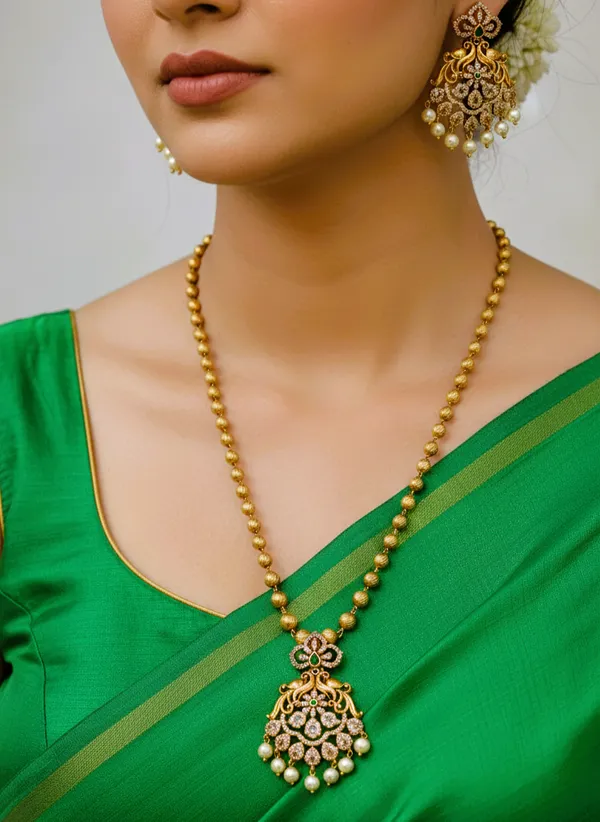 Anandi_Antique_Pendent_Chain_Set