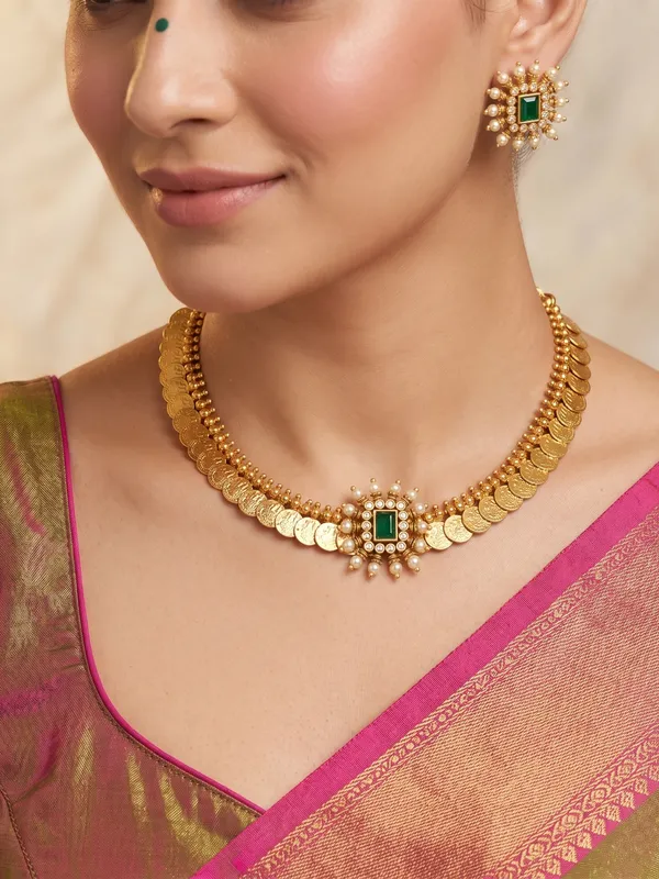 Classy_Matte_finish_Pendant_with_Micro_gold_Polish_Lakshmi_Necklace_set