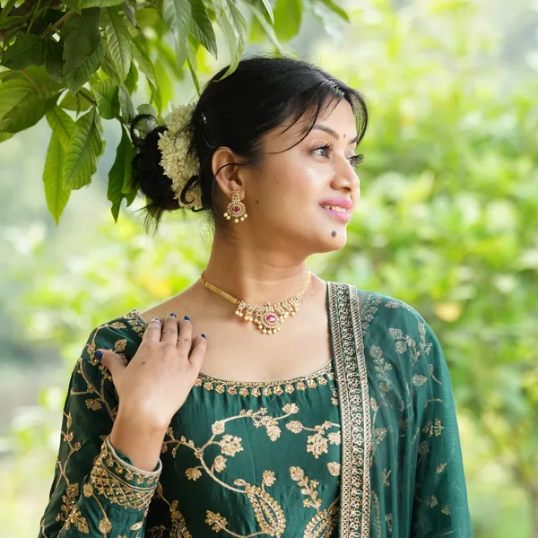 ZAINA_AD_MATTE_NECKLACE_SET