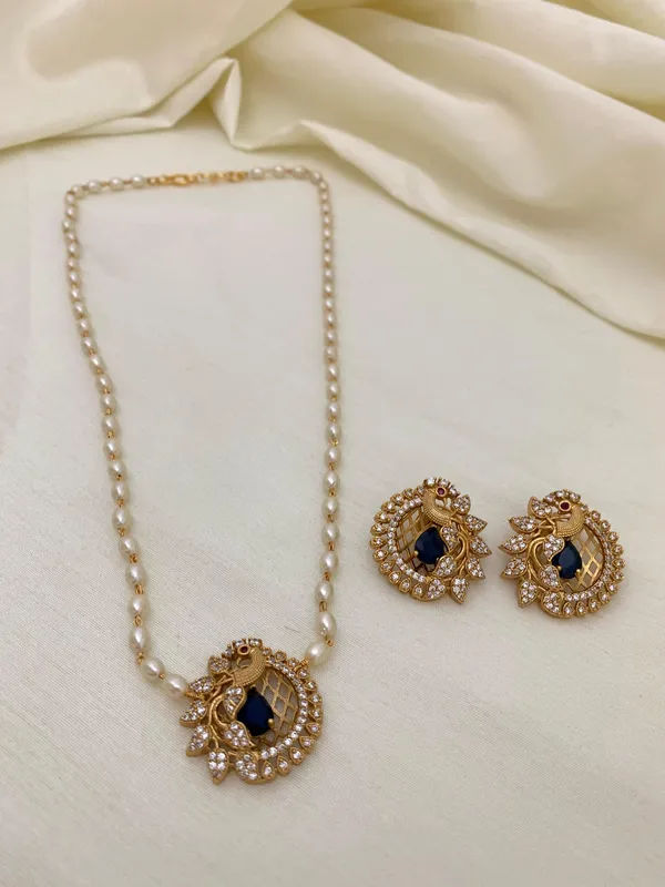Ethnic_Pecock_Pendant_with_Pearl_Mala_set