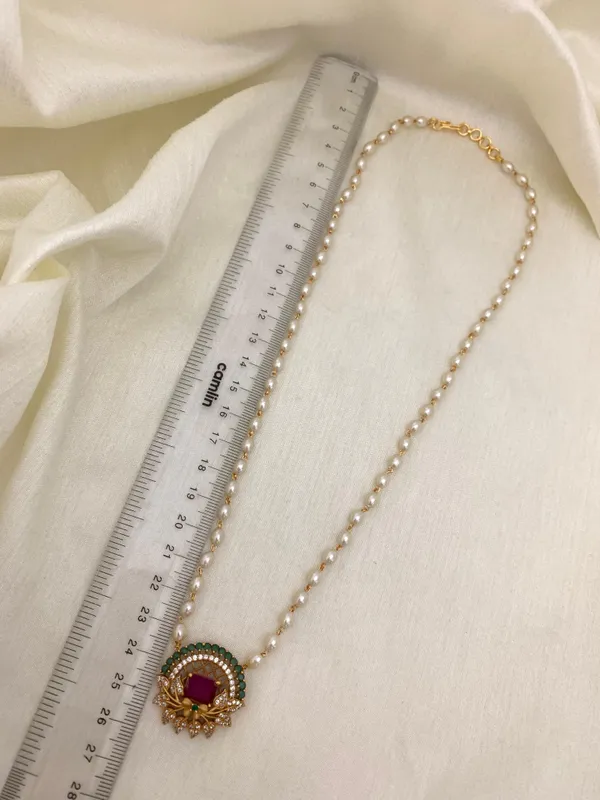 Latest_Flower_design_Single_line_Pearl_Necklace
