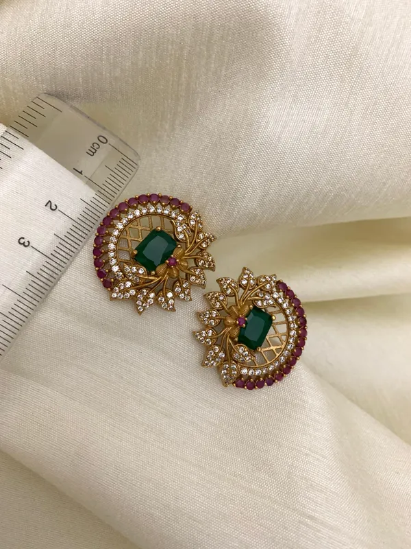 Floral_Antique_Stud_Earrings