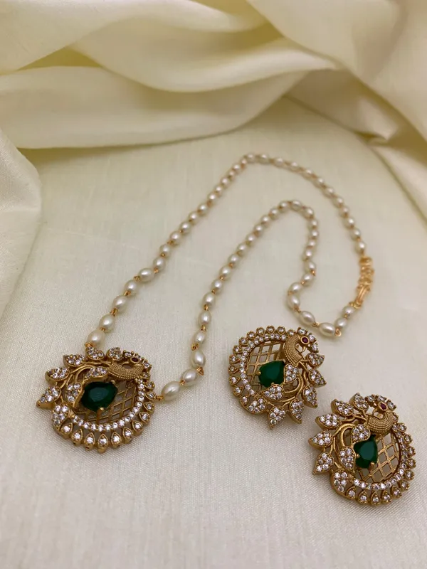 Ethnic_Pecock_Pendant_with_Pearl_Mala_set