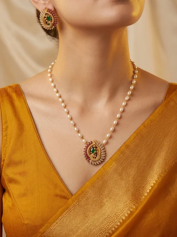 Trendy_Peacock_Pendant_with_Pearl_Mala_set