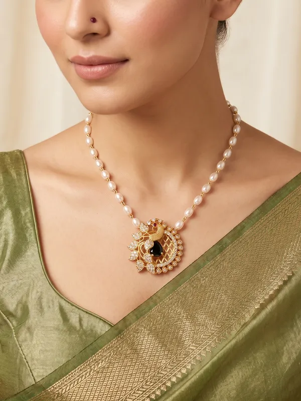 Latest_Peacock_design_Single_line_Pearl_Necklace