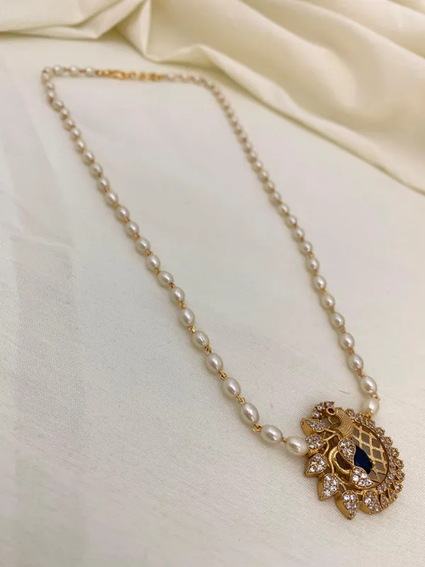 Latest_Peacock_design_Single_line_Pearl_Necklace