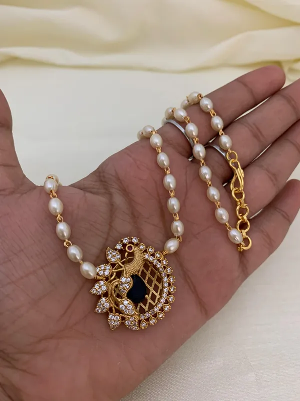 Latest_Peacock_design_Single_line_Pearl_Necklace