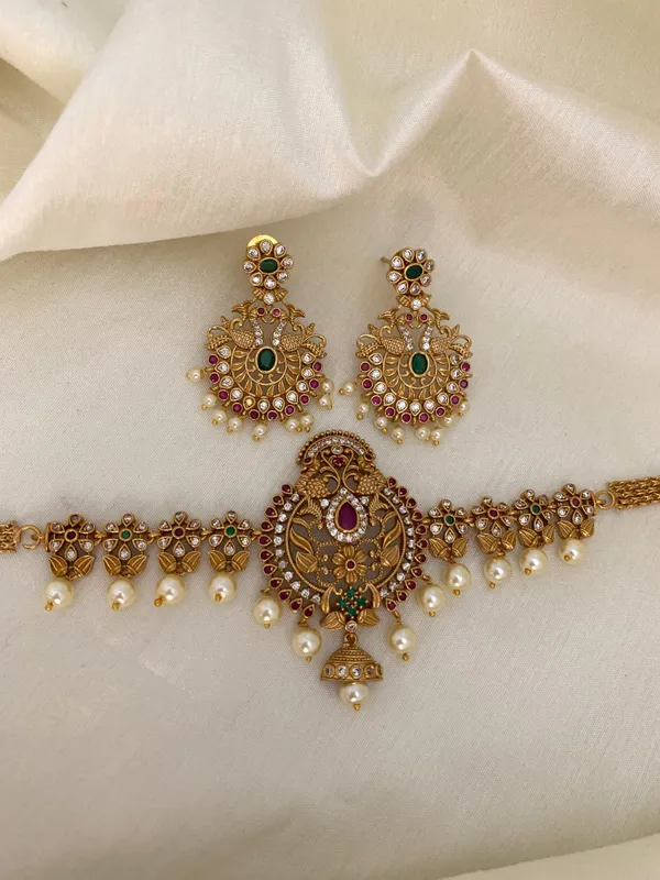 Exclusive_Peacock_design_high_neck_Chokerset