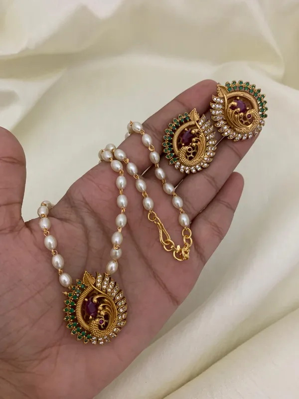 Trendy_Peacock_Pendant_with_Pearl_Mala_set