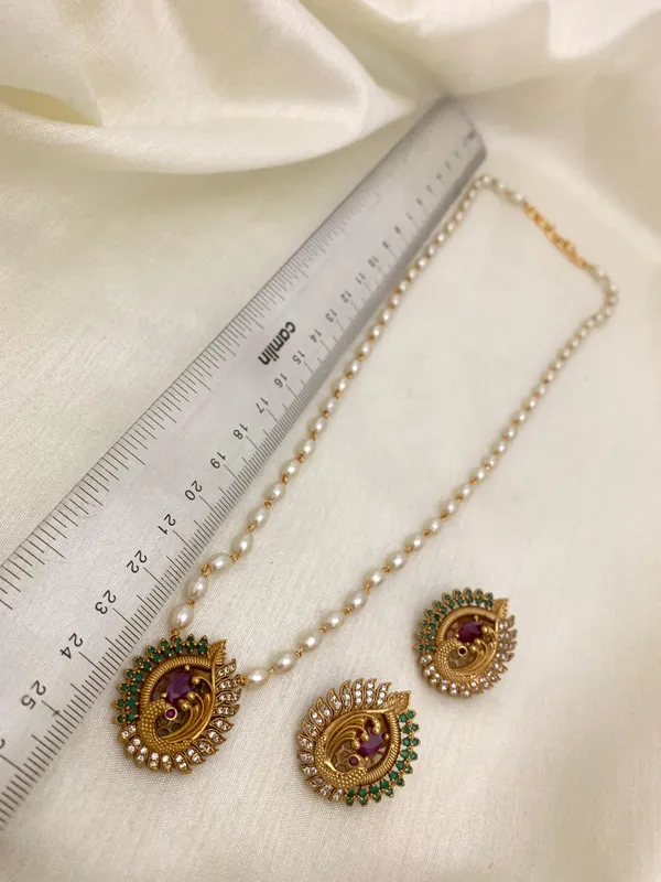 Trendy_Peacock_Pendant_with_Pearl_Mala_set
