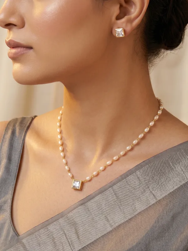 Trendy_Single_stone_Ad_pendant_with_single_line_Pearl_Mala_set