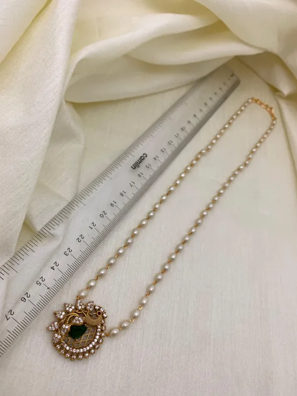 Peacock_Antique_Pearl_Chain_Pendant