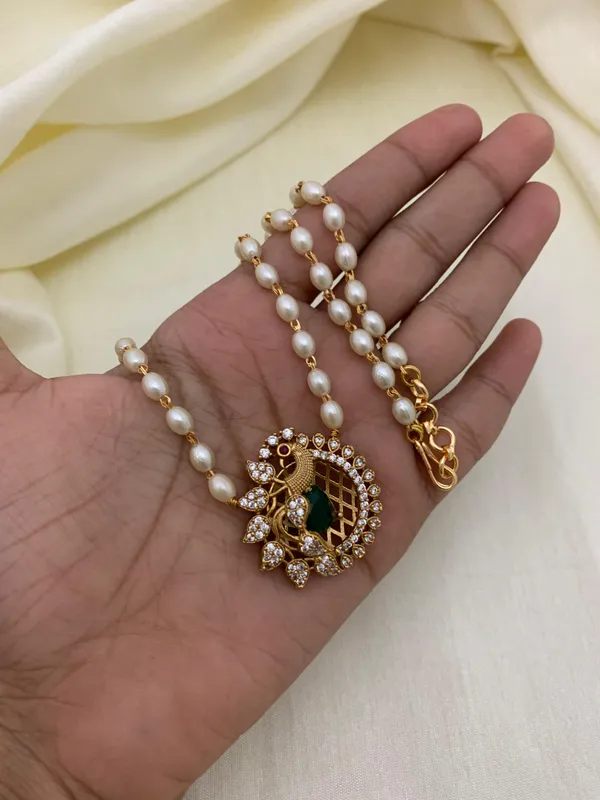 Peacock_Antique_Pearl_Chain_Pendant