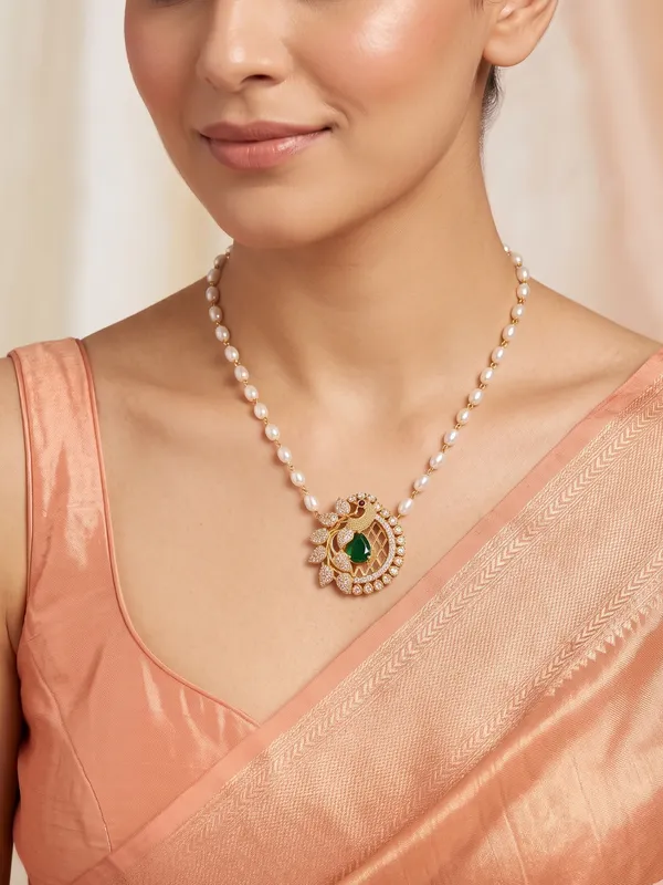 Peacock_Antique_Pearl_Chain_Pendant