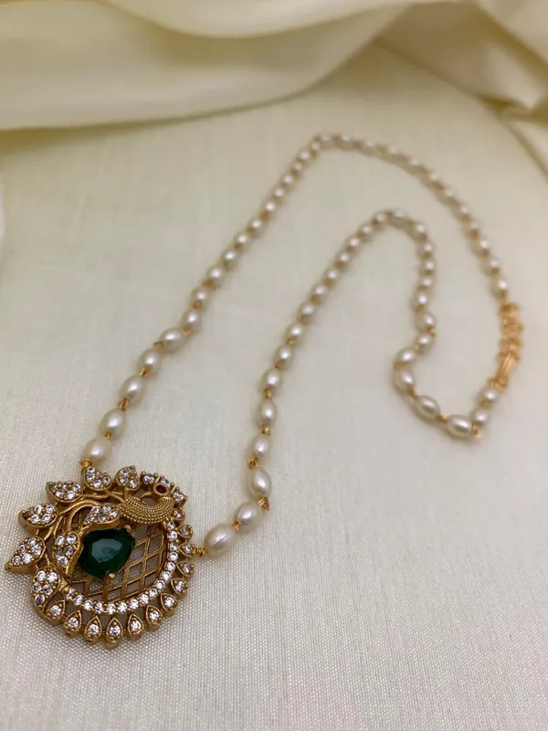 Peacock_Antique_Pearl_Chain_Pendant
