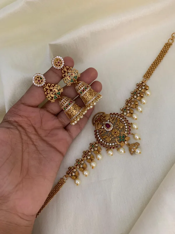 Exclusive_Peacock_design_high_neck_Chokerset