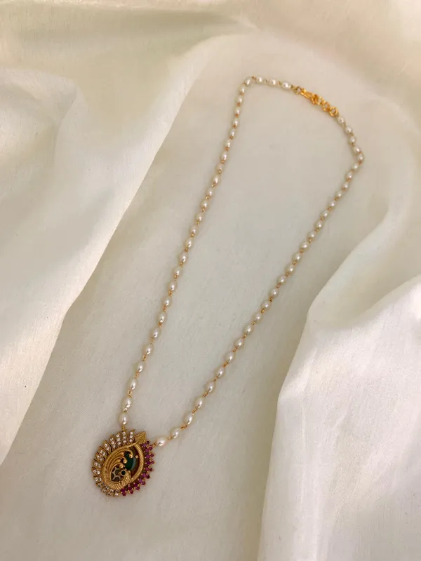 Peacock_design_Single_line_Pearl_Necklace