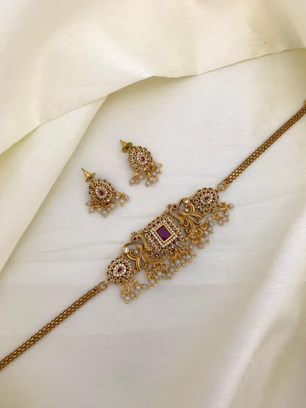 Pemium_Matte_finish_High_raise_Choker_with_cluster_pearl_hanging