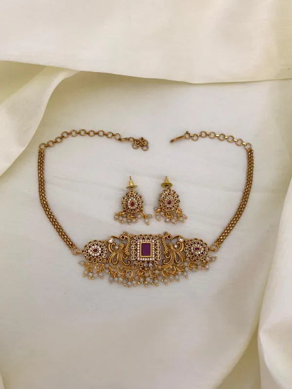 Pemium_Matte_finish_High_raise_Choker_with_cluster_pearl_hanging