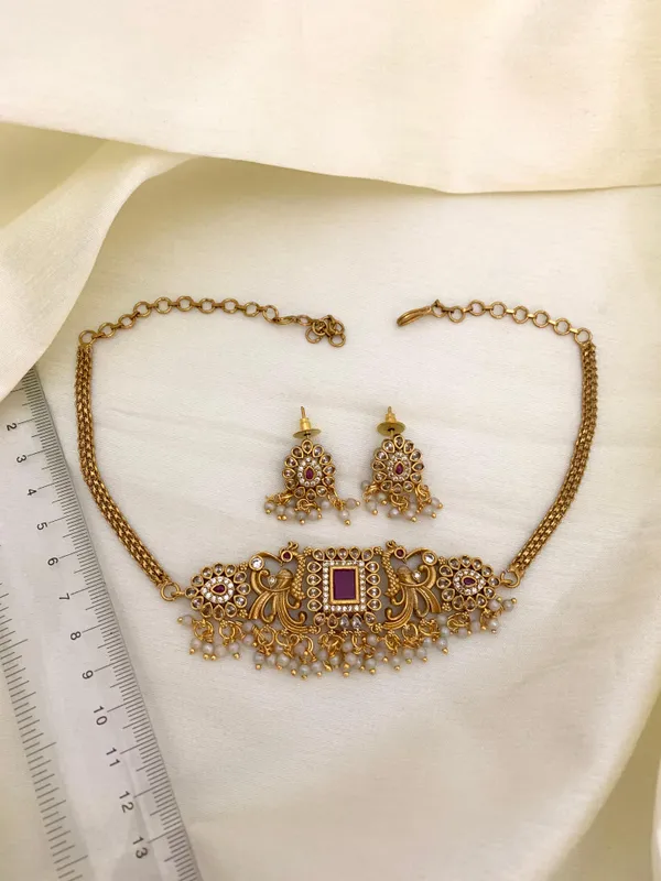 Pemium_Matte_finish_High_raise_Choker_with_cluster_pearl_hanging