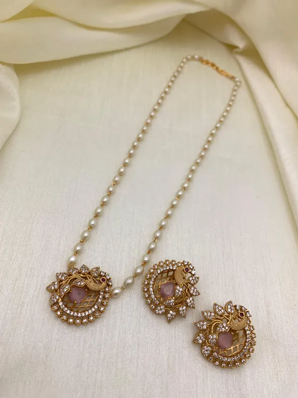 Ethnic_Pecock_Pendant_with_Pearl_Mala_set