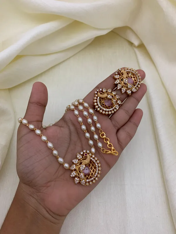 Ethnic_Pecock_Pendant_with_Pearl_Mala_set