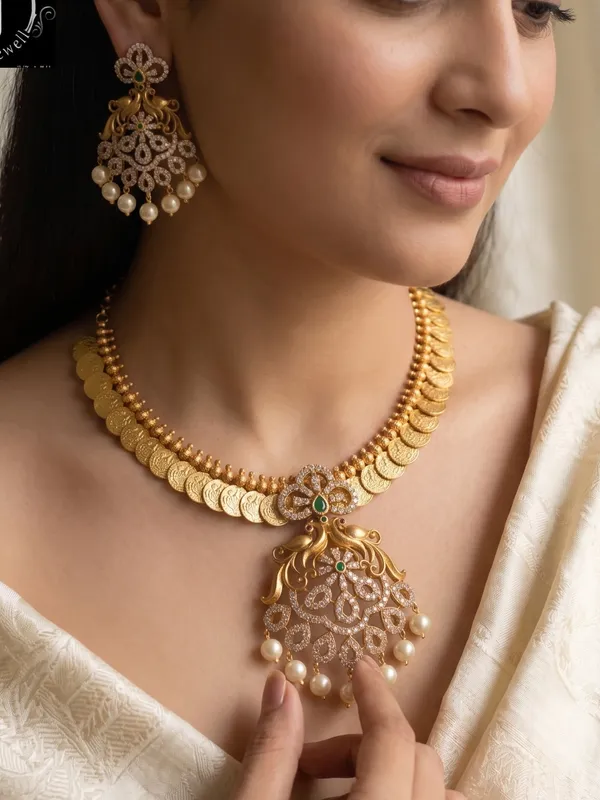 Unique_Ad_Matte_Pendant_with_Microgold_polish_Necklace_set