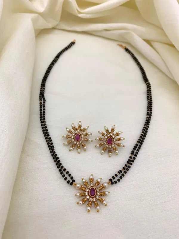 Simple_&_Elegant_Pendant_with_Mangalsutra_set