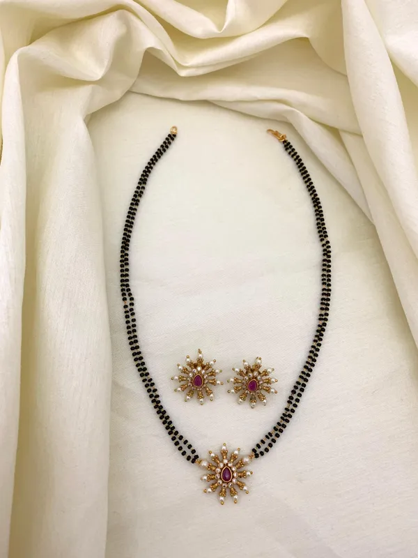 Simple_&_Elegant_Pendant_with_Mangalsutra_set