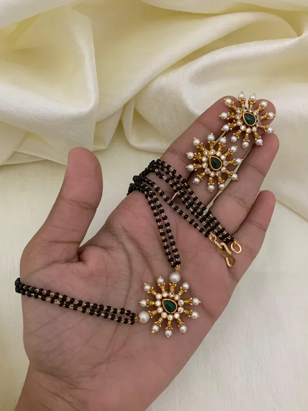 Simple_&_Elegant_Pendant_with_Mangalsutra_set